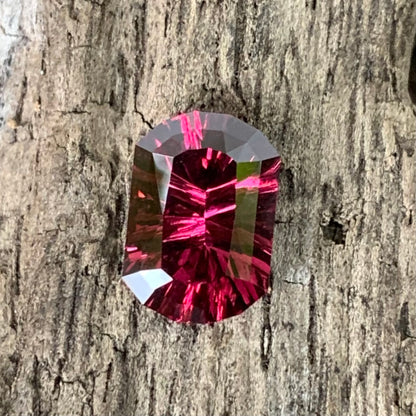 Red Garnet Fantasy Cut / Concave Cut Modified Oval 1.56 Ct Natural Loose Gemstone For Jewelry Making