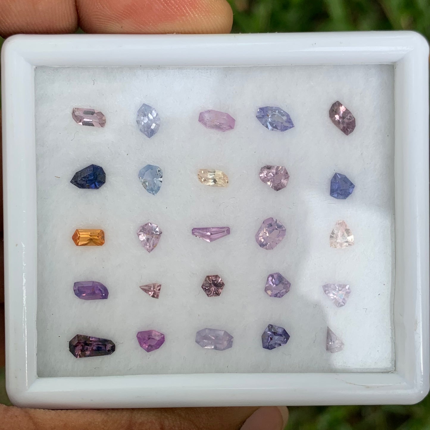 Sapphire Natural Unheated Fancy Geometric Shape Loose Gemstone Parcel 7.04 Ct / 25 Gemstones From Sri Lanka