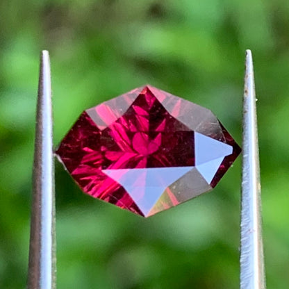 Red Garnet Fantasy / Concave Cut Modified Marquise 1.63 Ct Natural Loose Gemstone For Jewelry Making