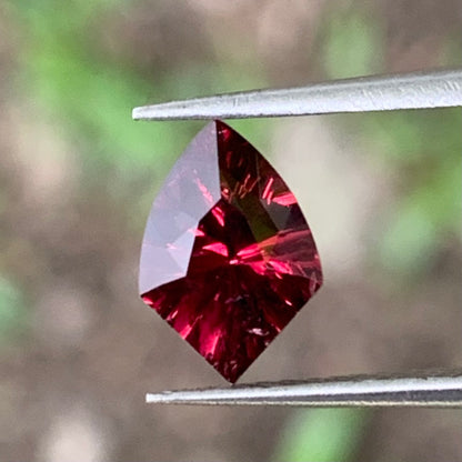 Red Garnet Fantasy / Concave Cut Shield 0.95 Ct Natural Loose Gemstone For Jewelry Making