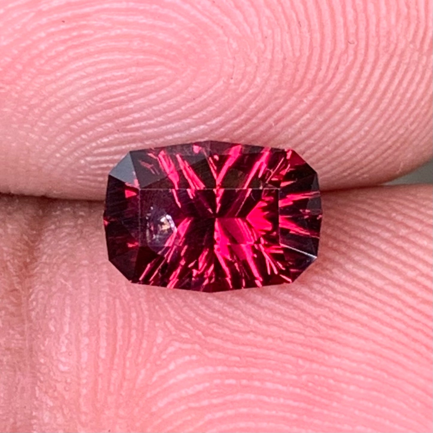 Red Garnet Fantasy / Concave Cut Modified Rectangular 1.53 Ct Natural Loose Gemstone For Jewelry Making