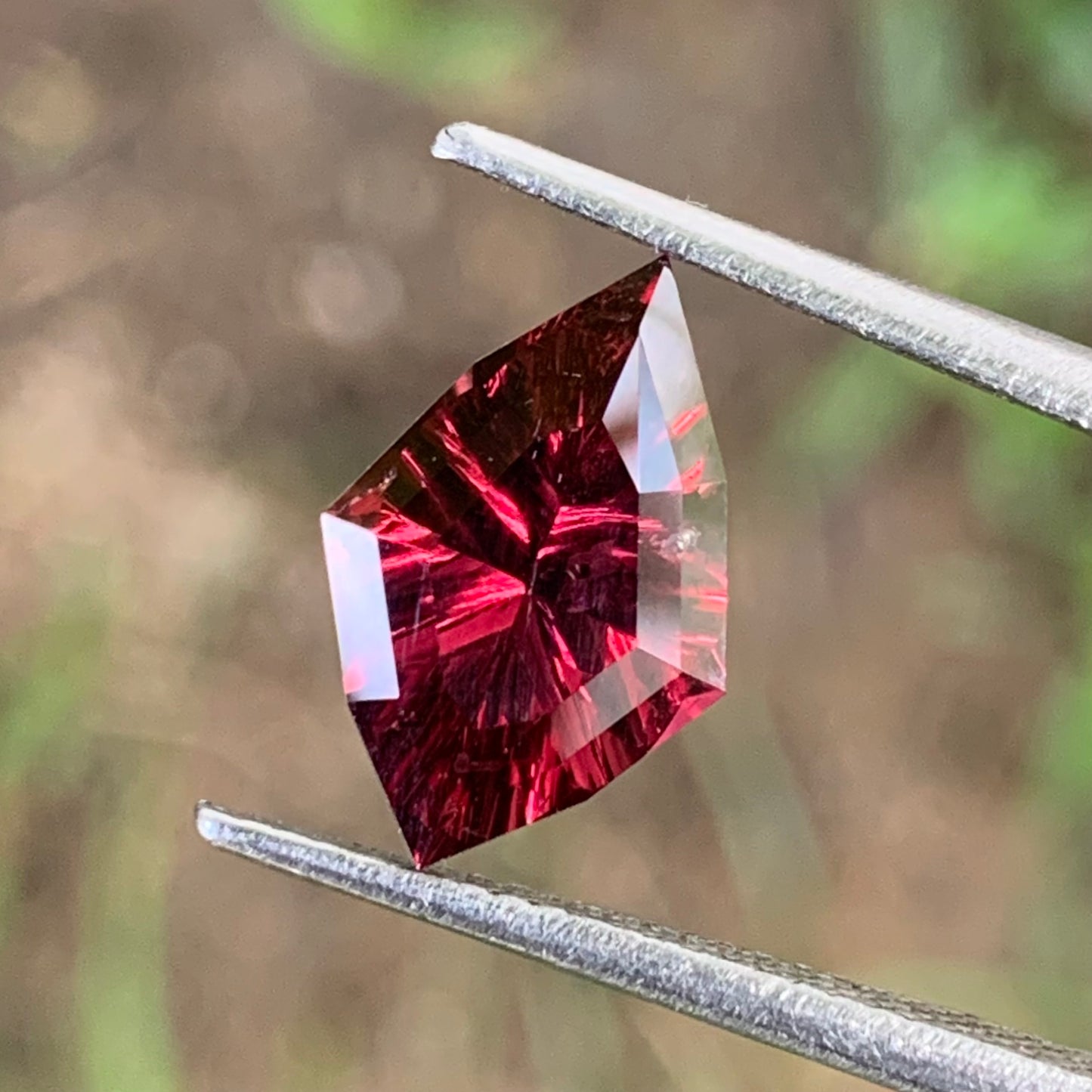 Red Garnet Concave Cut / Fantasy Cut Fancy Diamond 2.88 Ct Natural Loose Gemstone From Sri Lanka