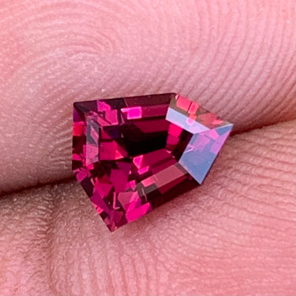 Purplish Red Garnet Shield 1.40 Ct Loose Gemstone From Sri Lanka
