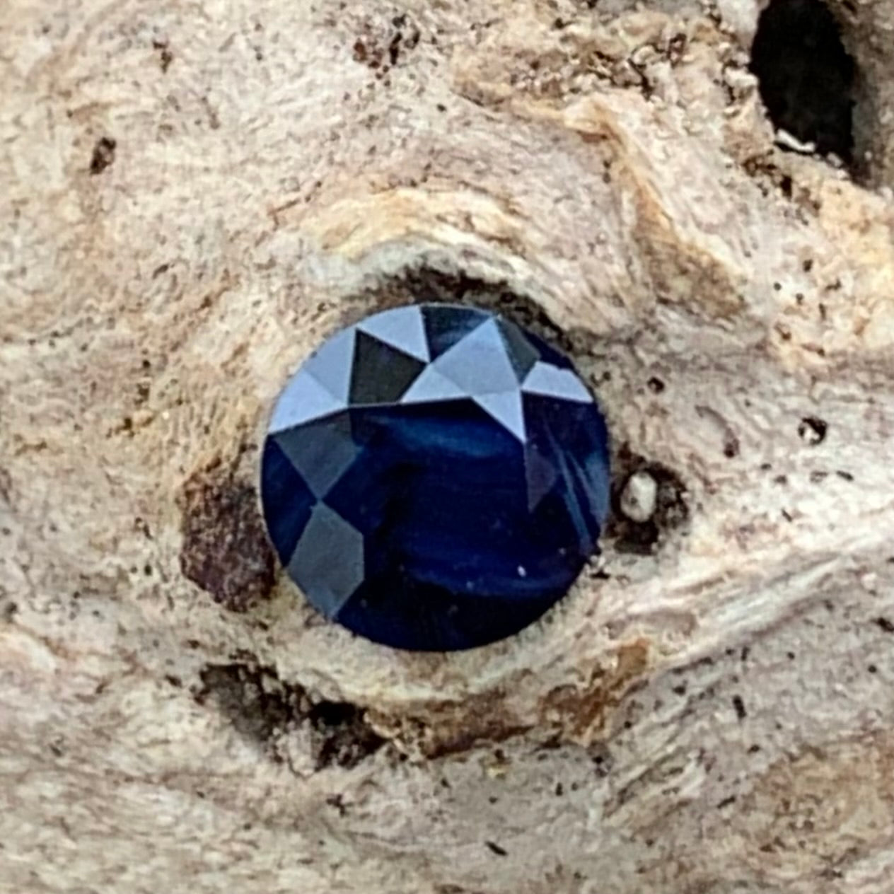 Milky Blue Sapphire 4.6 mm Round 0.55 Ct Natural Loose Gemstone For Jewelry Making