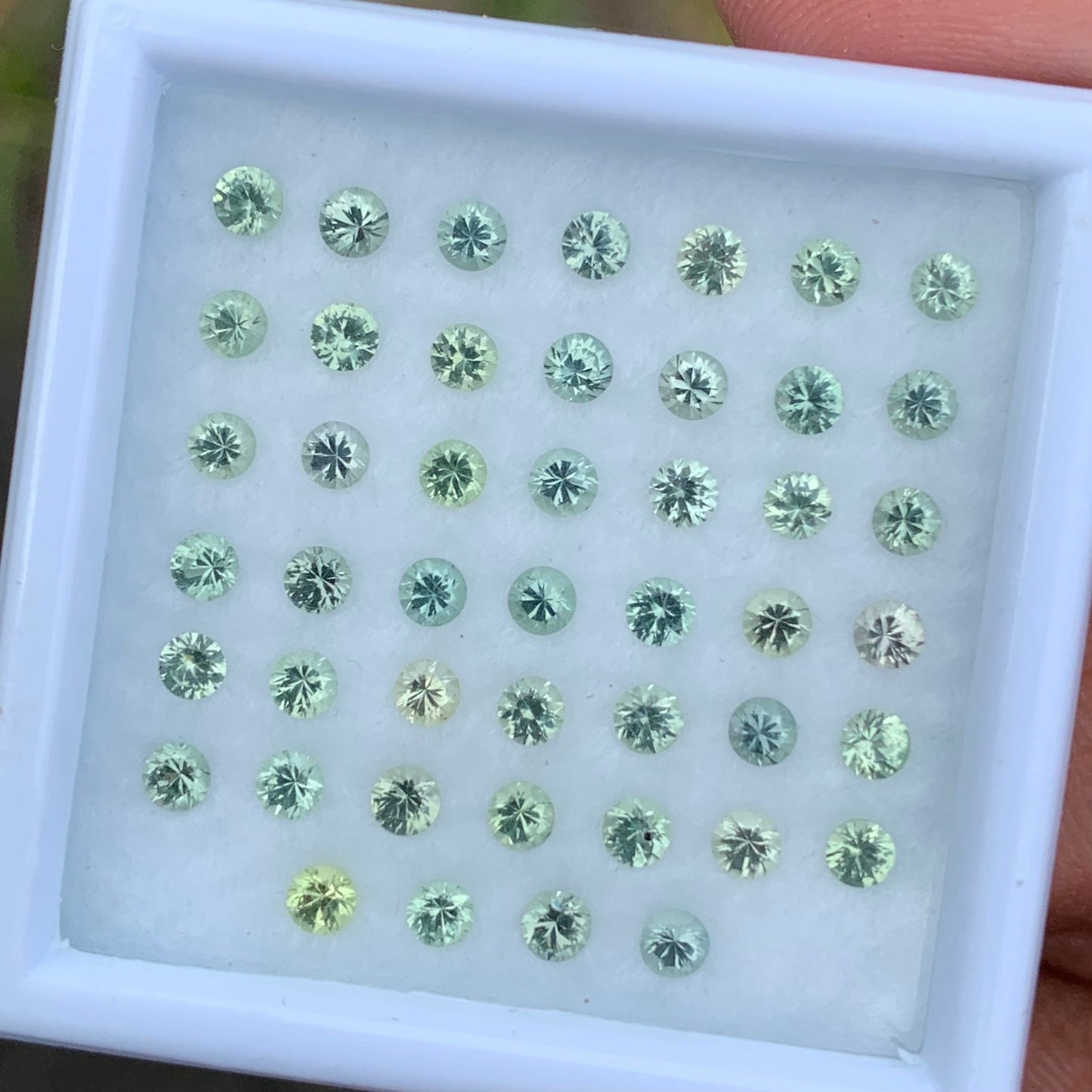 Green Sapphire 2.5 mm Rounds 3.71 Ct Loose Gemstone Parcel of 46 Stones