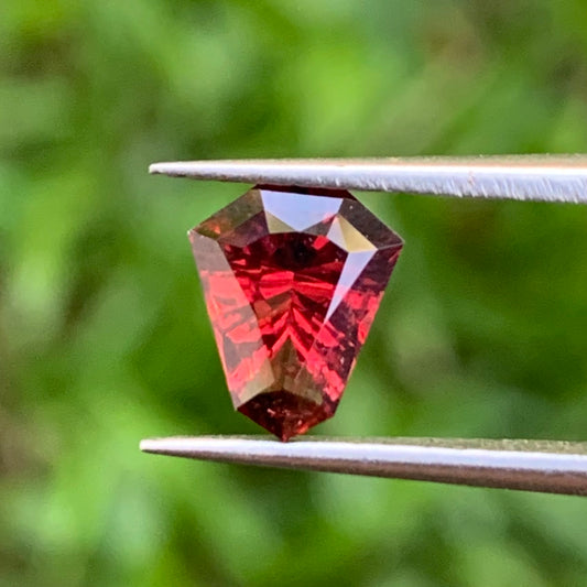 Red Garnet Fantasy / Concave Cut Fancy Shield 1.02 Ct Natural Loose Gemstone For Jewelry Making 💎✨