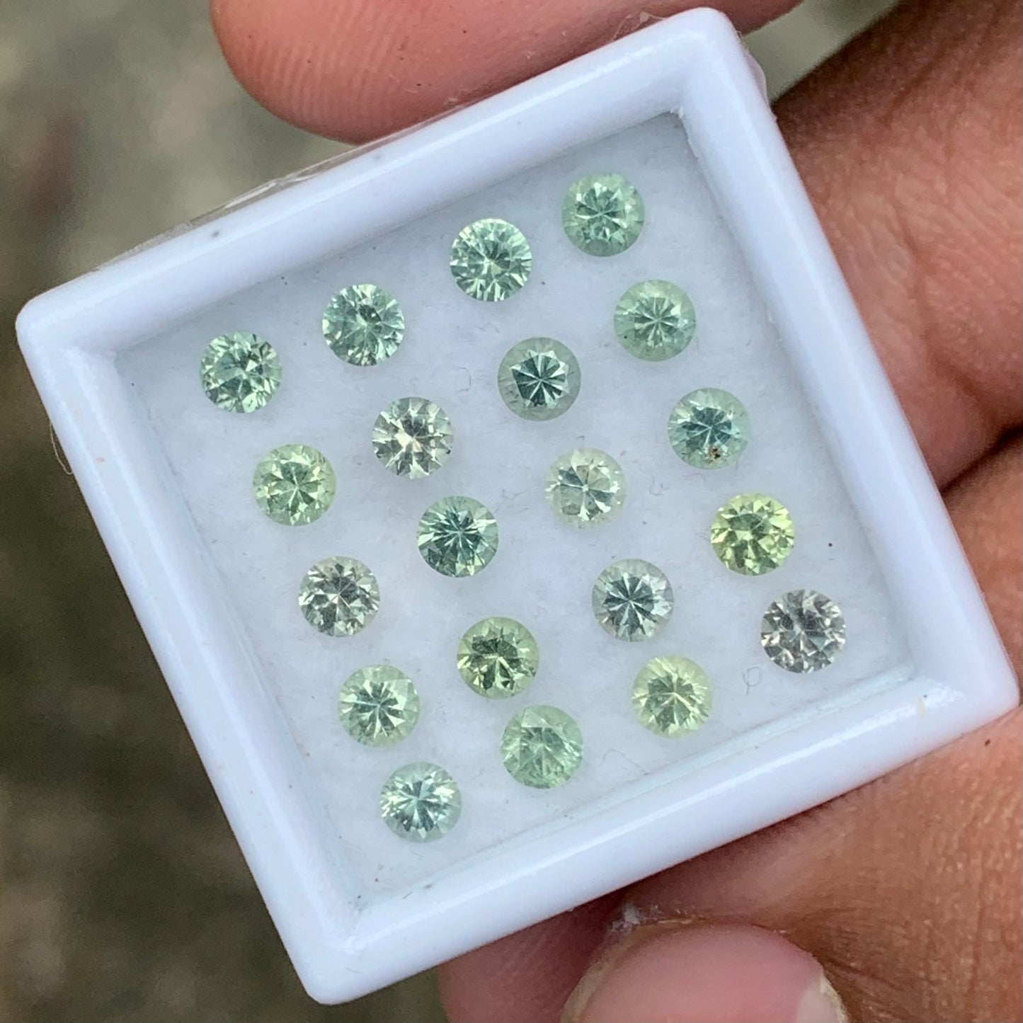 Green Sapphire 2.9 mm Rounds 2.41 Ct Loose Gemstone Parcel of 20 Stones