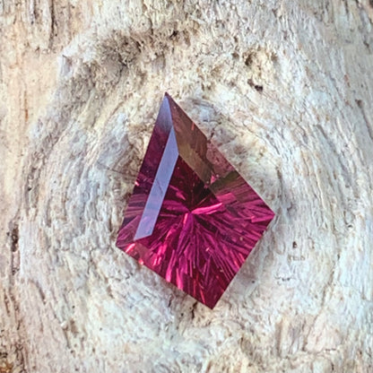 Pinkish Red Garnet Concave Fantasy Cut 1.35 Ct Modified Kite Natural Loose Gemstone