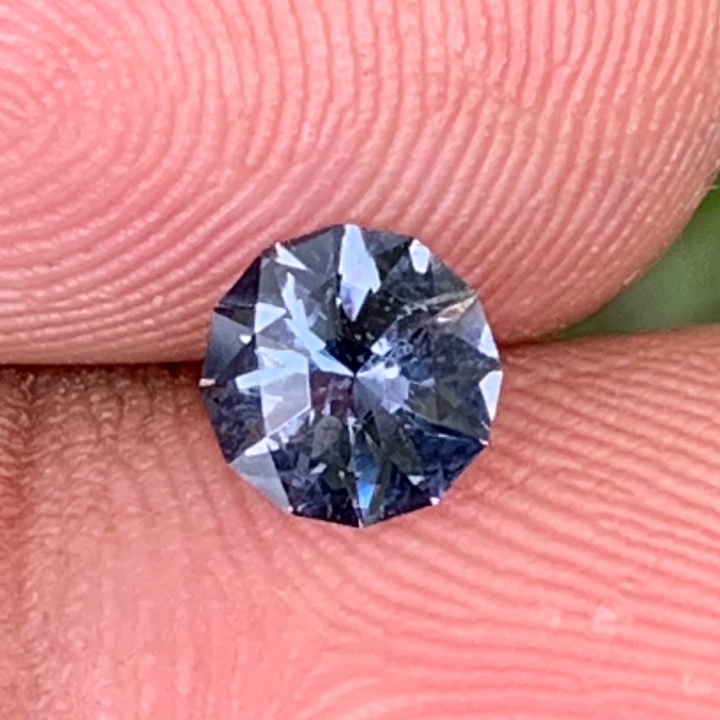 Spinel Polygonal Flower Cut Bluish Grey Round 6 mm / 0.73 Ct Natural Loose Gemstone For Jewelry