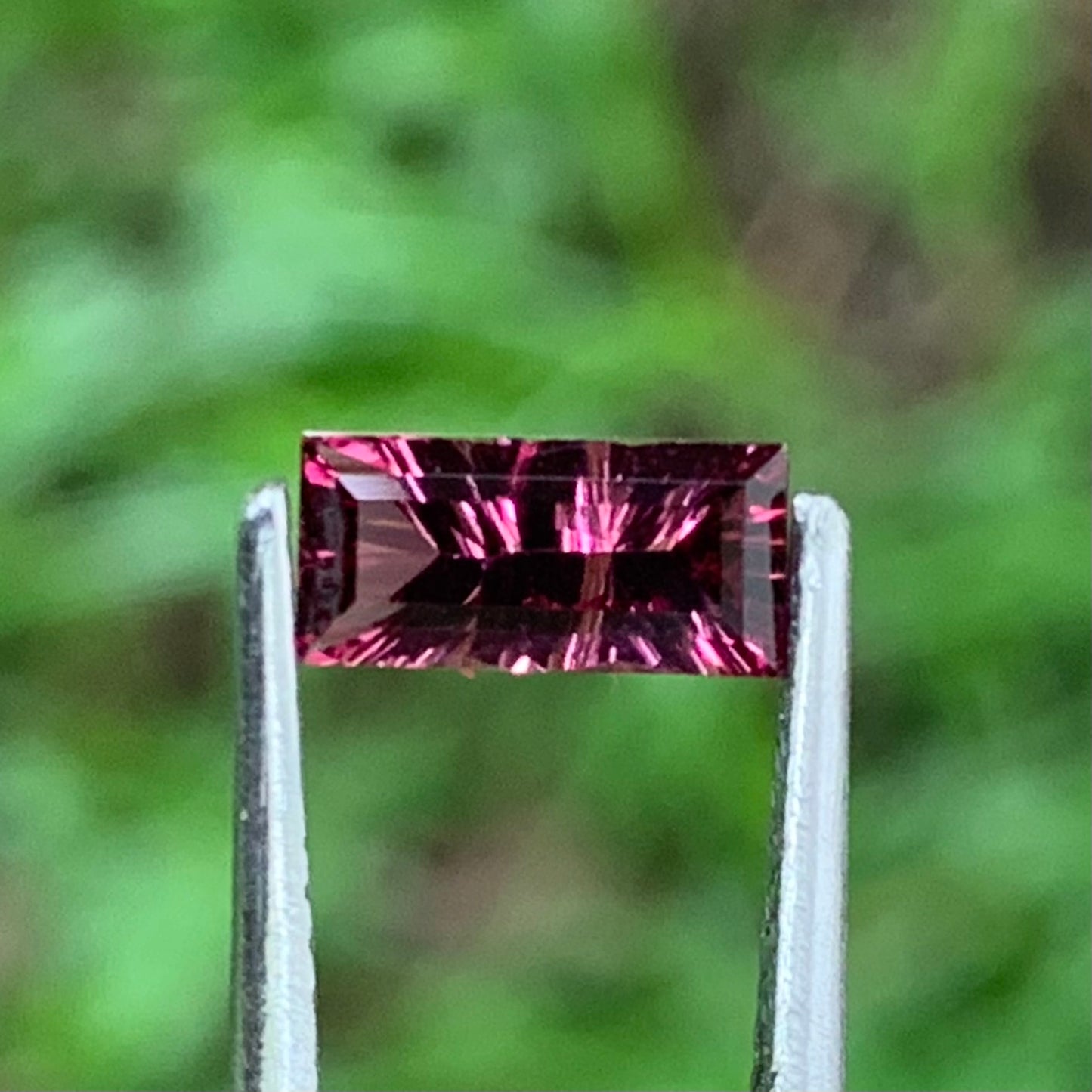 Pinkish Garnet Fantasy Cut / Concave Cut Baguette 0.65 Ct Natural Loose Gemstone For Jewelry Making
