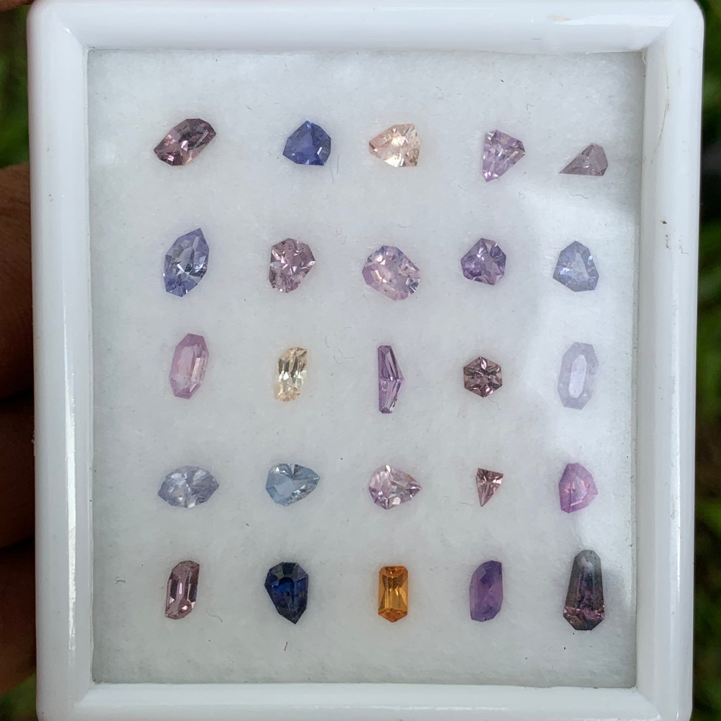 Sapphire Natural Unheated Fancy Geometric Shape Loose Gemstone Parcel 7.04 Ct / 25 Gemstones From Sri Lanka