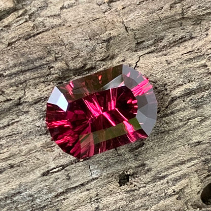 Red Garnet Fantasy Cut / Concave Cut Modified Oval 1.56 Ct Natural Loose Gemstone For Jewelry Making
