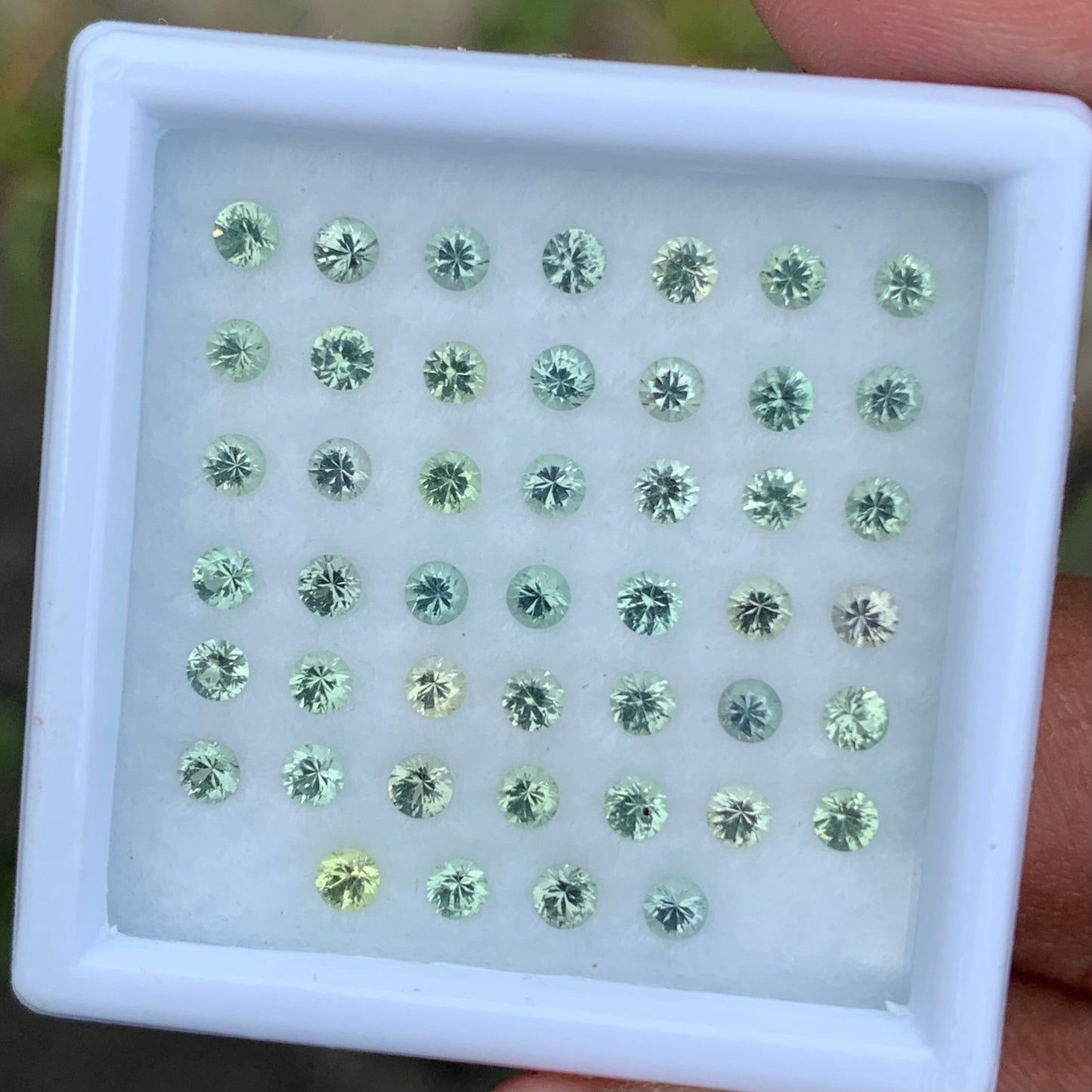 Green Sapphire 2.5 mm Rounds 3.71 Ct Loose Gemstone Parcel of 46 Stones