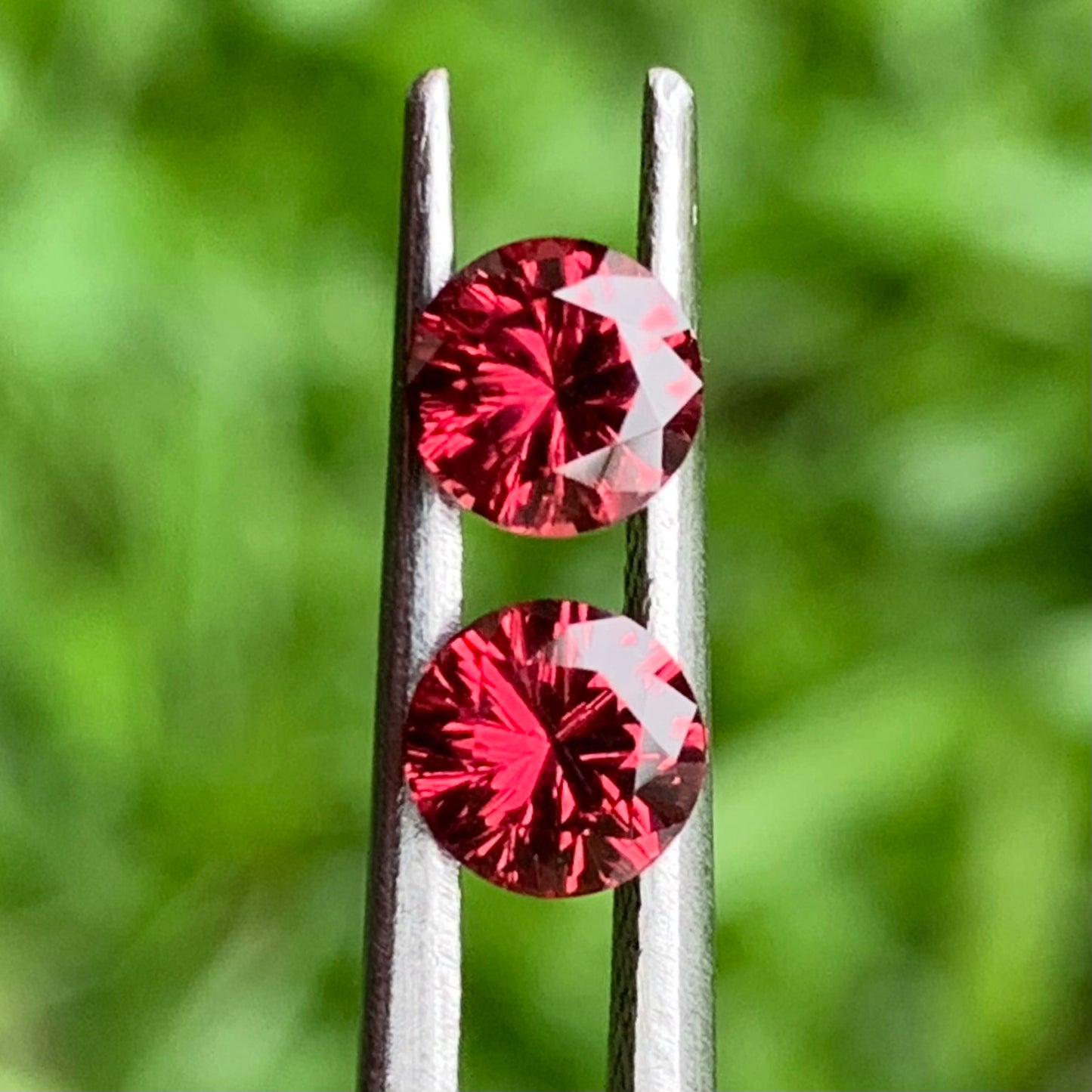 Red Garnet Round Pair Concave Cut / Fantasy Cut 4.9 mm / 1.1 Ct Natural Loose Gemstones For Earrings