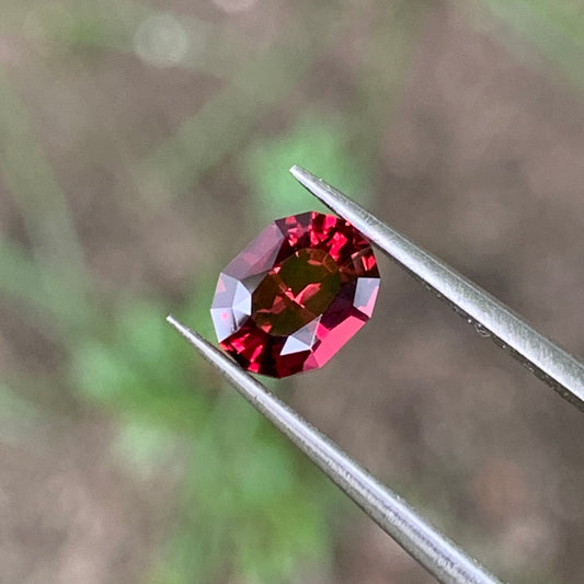 Red Garnet Modified Oval 0.93 Ct Natural Loose Gemstone For Jewelry Making