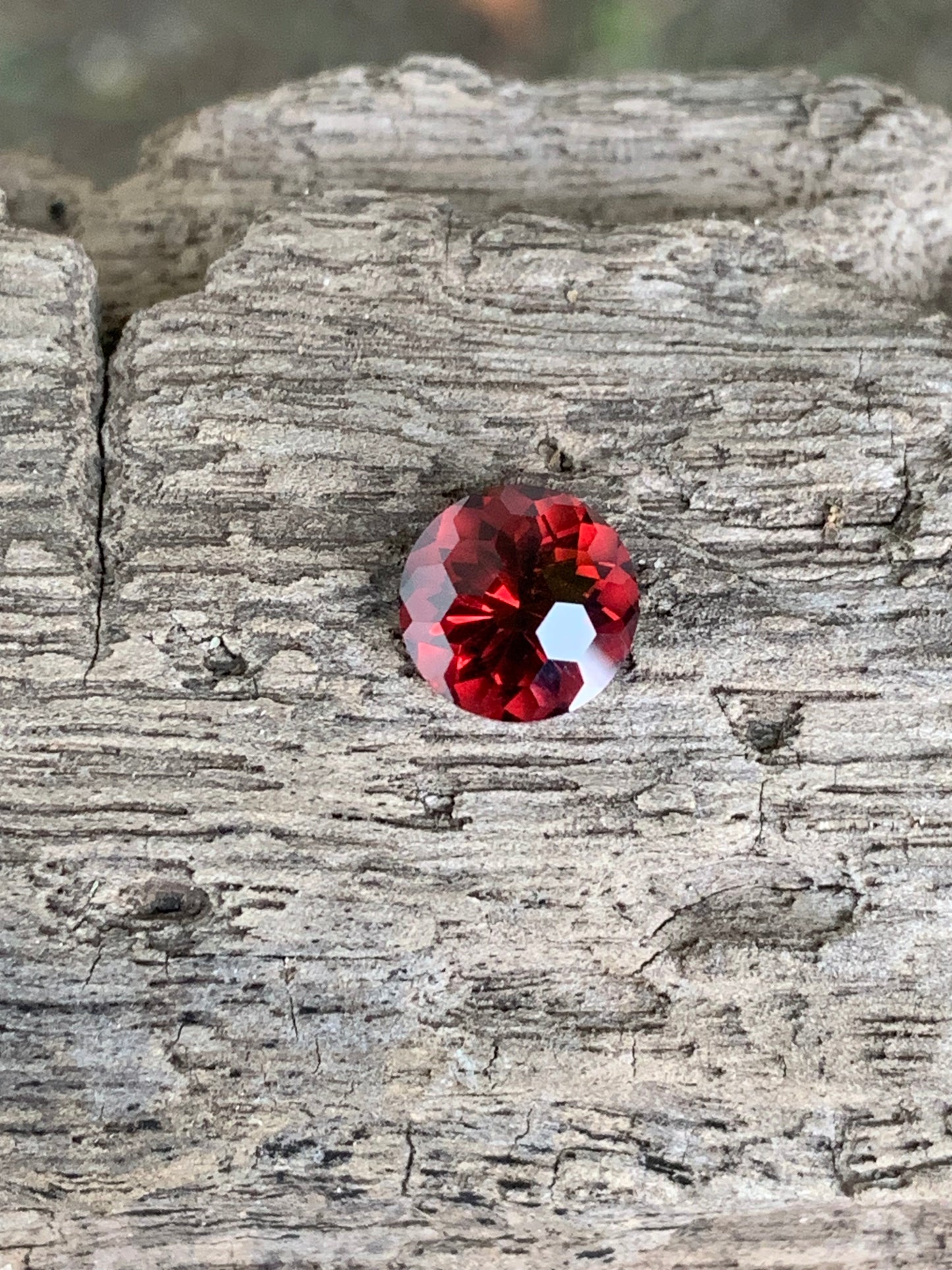 Garnet Round 7.4 mm / 2.04 Ct Fancy Football Cut Loose Gemstone For Contemporary Jewelry