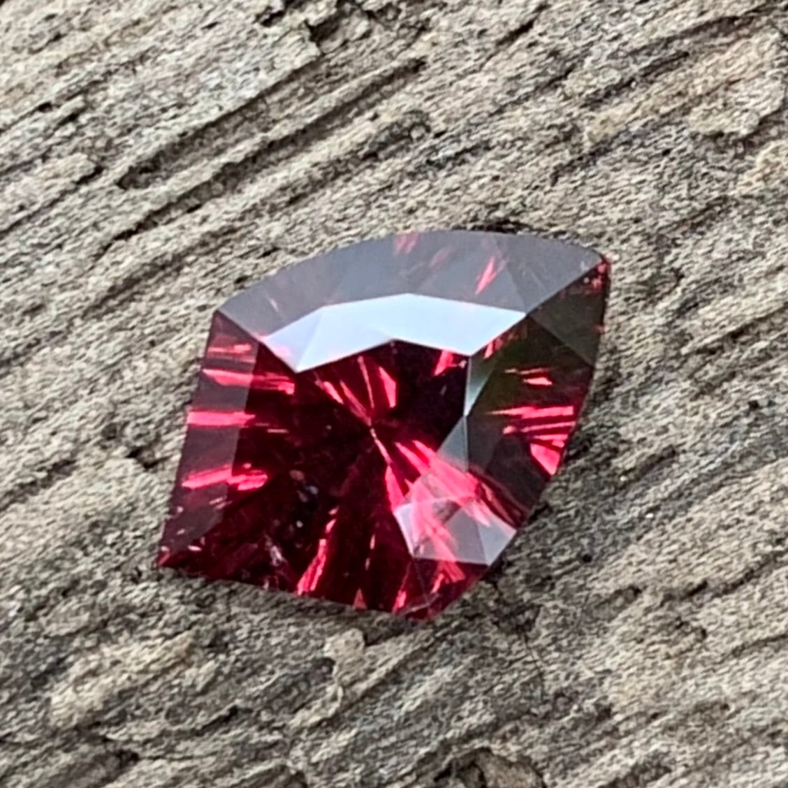 Red Garnet Fantasy / Concave Cut Shield 0.95 Ct Natural Loose Gemstone For Jewelry Making