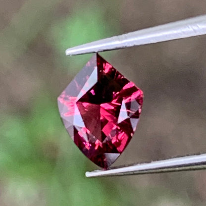 Red Garnet Fantasy / Concave Cut Shield 0.58 Ct Natural Loose Gemstone For Jewelry Making
