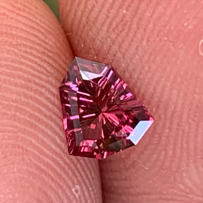 Red Garnet Fantasy Cut / Concave Cut Geometric Shape Shield 0.68 Ct Natural Loose Gemstone For Jewelry Making