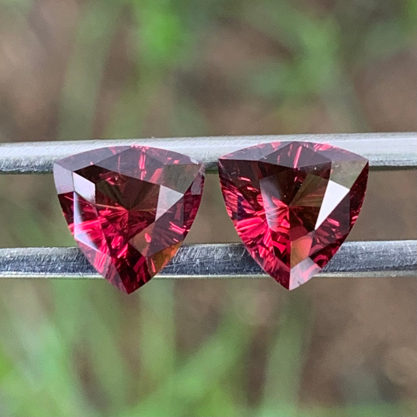 Red Garnet Trillion Pair Concave Cut / Fantasy Cut 2.73 Ct Natural Loose Gemstones For Earrings