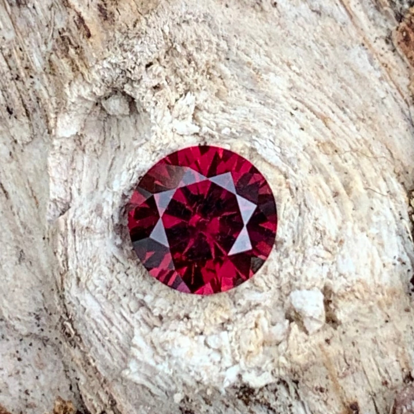 Red Garnet 6.8 mm Round 1.51 Ct Natural Loose Gemstone For Jewelry Making