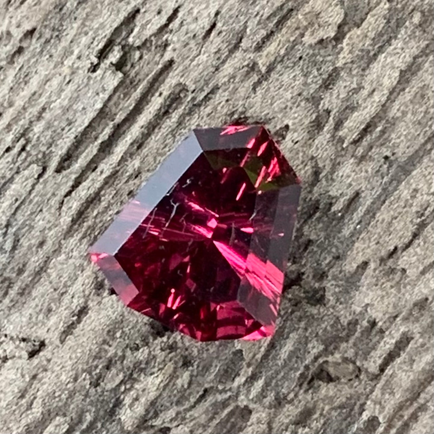 Red Garnet Fantasy / Concave Cut Geometric Shape Shield 0.96 Ct Natural Loose Gemstone For Jewelry Making