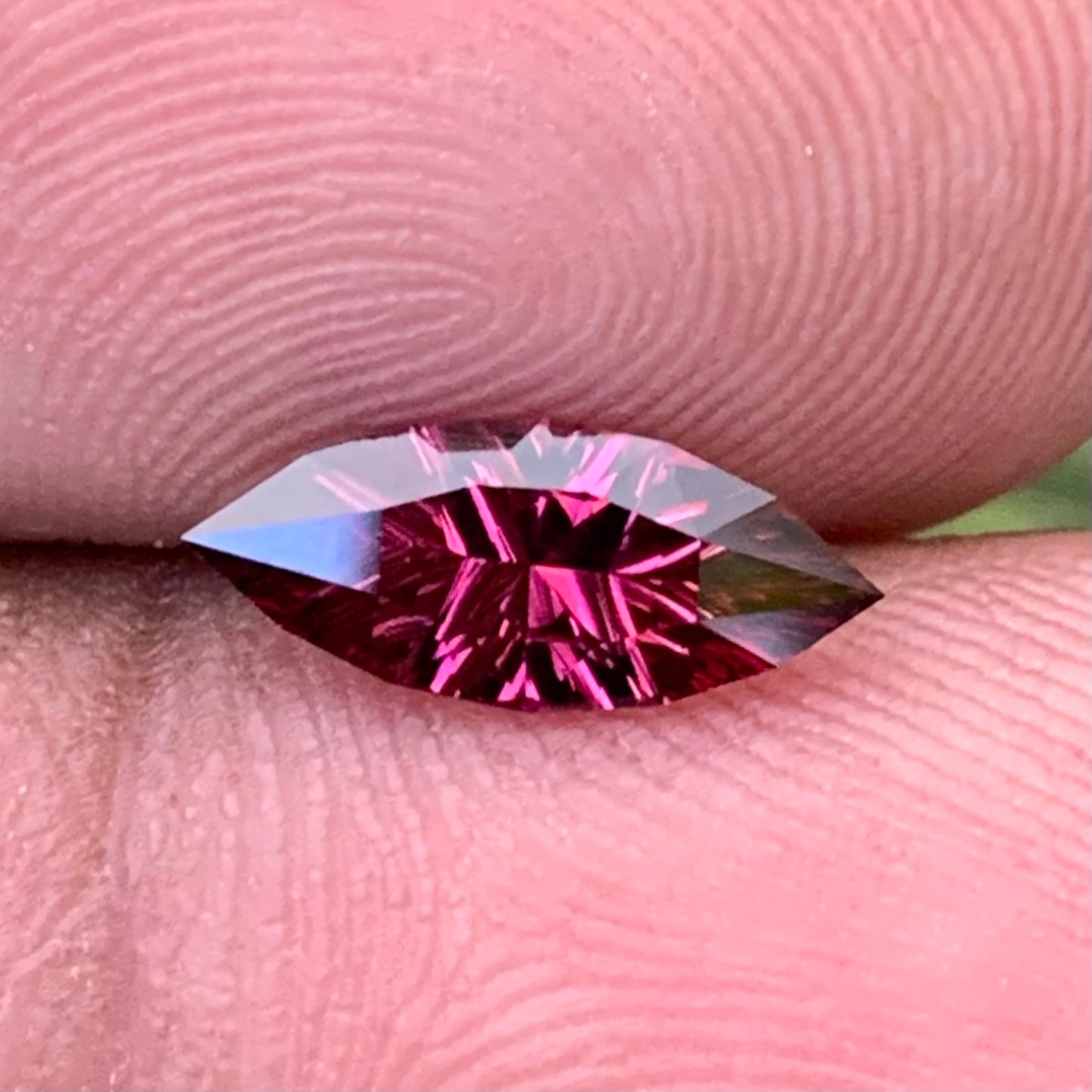 Red Garnet Fantasy Cut / Concave Cut Marquise 1.17 Ct Natural Loose Gemstone For Jewelry Making