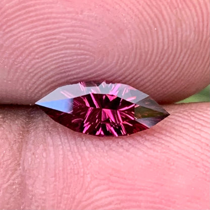 Red Garnet Fantasy Cut / Concave Cut Marquise 1.17 Ct Natural Loose Gemstone For Jewelry Making