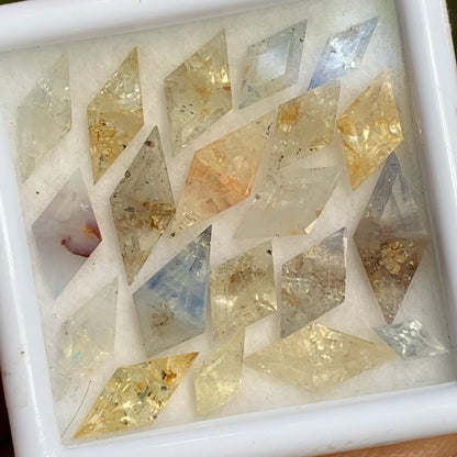 Unheated Sapphire Kites / Lozenges parcel of 21.55 Ct / 20 Natural Loose Gemstones from Sri Lanka