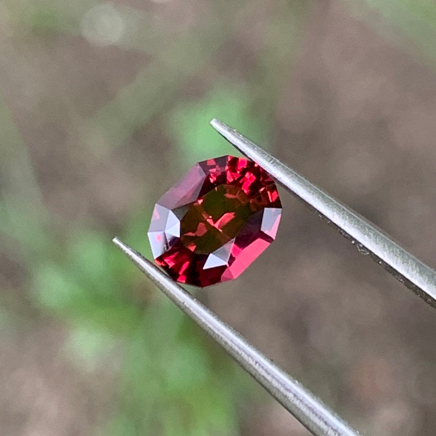 Red Garnet Modified Oval 0.93 Ct Natural Loose Gemstone For Jewelry Making