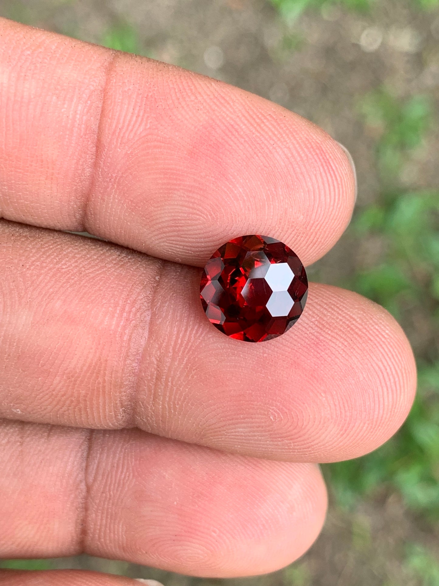 Orangish Red Garnet Round 7.9 mm / 2.18 Ct Football Cut Loose Gemstone For Contemporary Jewelry