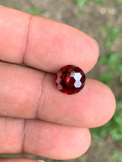 Orangish Red Garnet Round 7.9 mm / 2.18 Ct Football Cut Loose Gemstone For Contemporary Jewelry