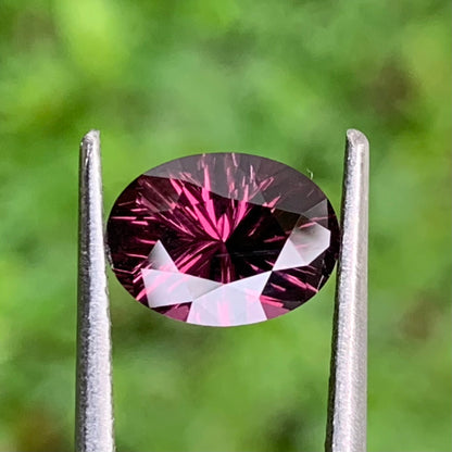 Natural Spinel Oval 1.43 Ct Velvet Concave Cut Loose Gemstone For Jewelry Making