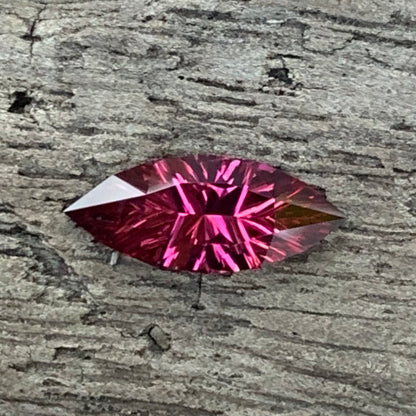 Red Garnet Fantasy Cut / Concave Cut Marquise 1.17 Ct Natural Loose Gemstone For Jewelry Making
