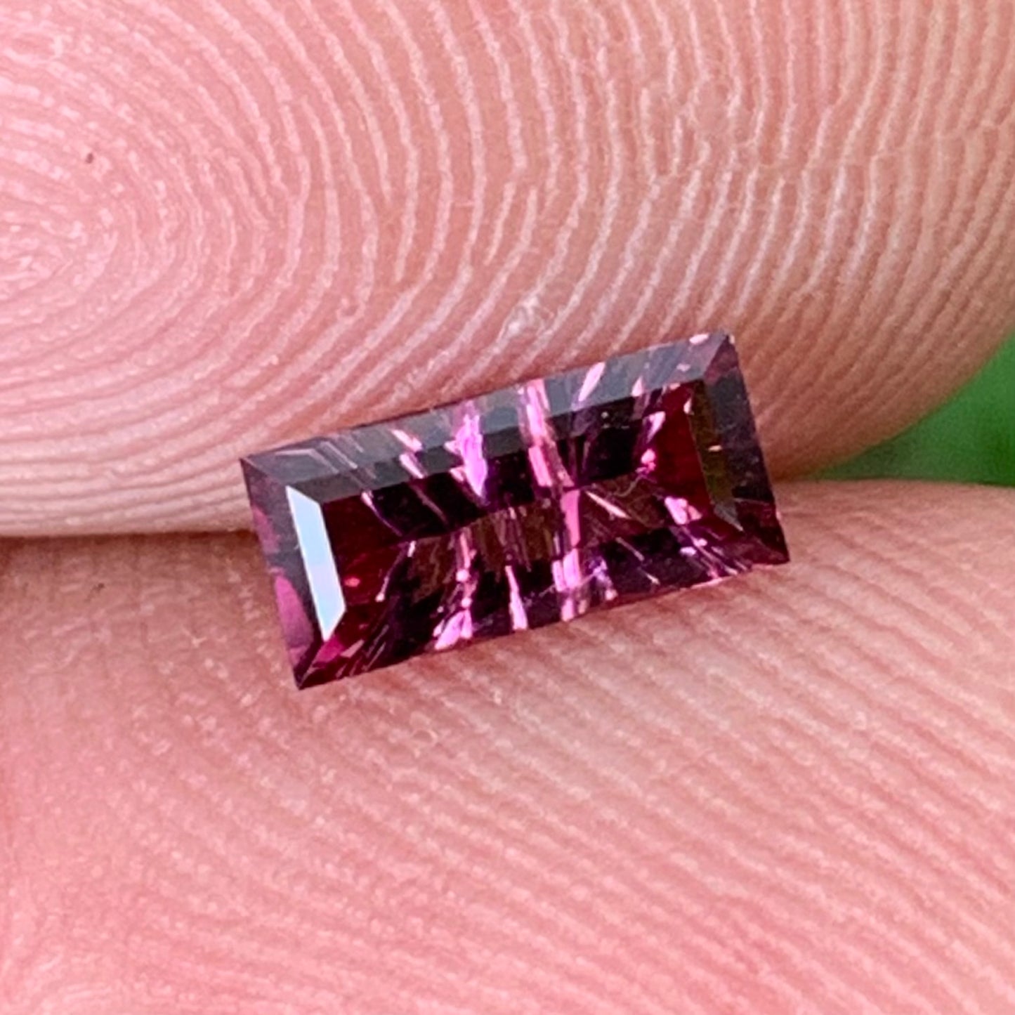 Pinkish Garnet Fantasy Cut / Concave Cut Baguette 0.65 Ct Natural Loose Gemstone For Jewelry Making
