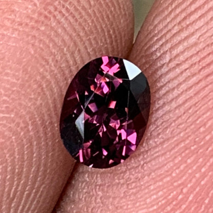 Velvet Spinel 0.8 Ct Oval Natural Loose Gemstone For Center Stone From Sri Lanka