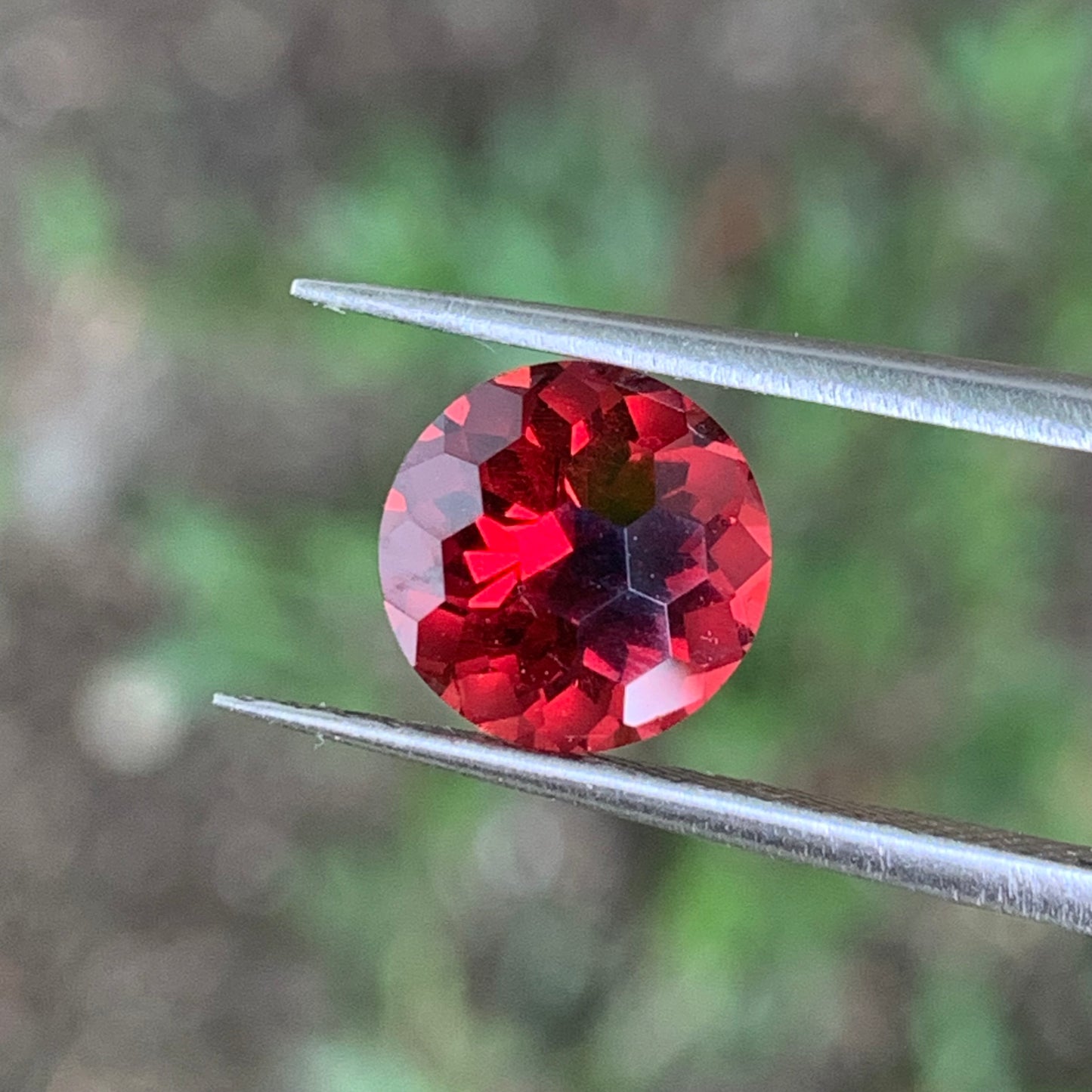 Garnet Round 8 mm / 2.30 Ct Fancy Football Cut Loose Gemstone For Contemporary Jewelry