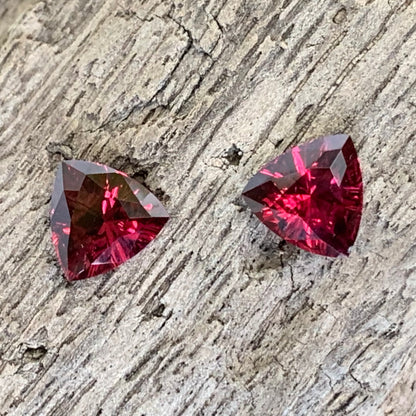 Red Garnet Trillion Pair Concave Cut / Fantasy Cut 2.73 Ct Natural Loose Gemstones For Earrings