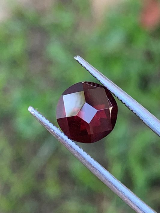 Orangish Garnet Round 8.1 mm / 2 ct Special Creative Cut Loose Gemstone