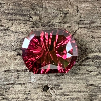 Red Garnet Fantasy Cut / Concave Cut Modified Oval 1.27 Ct Natural Loose Gemstone For Jewelry Making