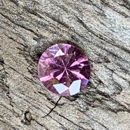 Purplish Pink Spinel Roundish Oval 4.6 mm / 0.44 Ct Flower Cut Loose Gemstone For Jewelry Making
