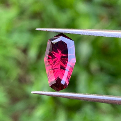 Red Garnet Fantasy / Concave Cut Modified Shield 2 Ct Natural Loose Gemstone For Jewelry Making 💎✨