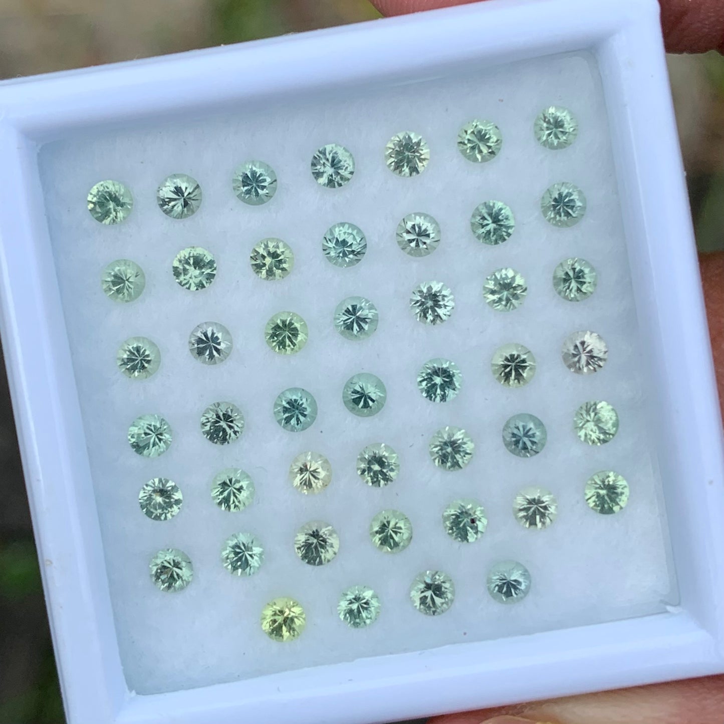 Green Sapphire 2.5 mm Rounds 3.71 Ct Loose Gemstone Parcel of 46 Stones