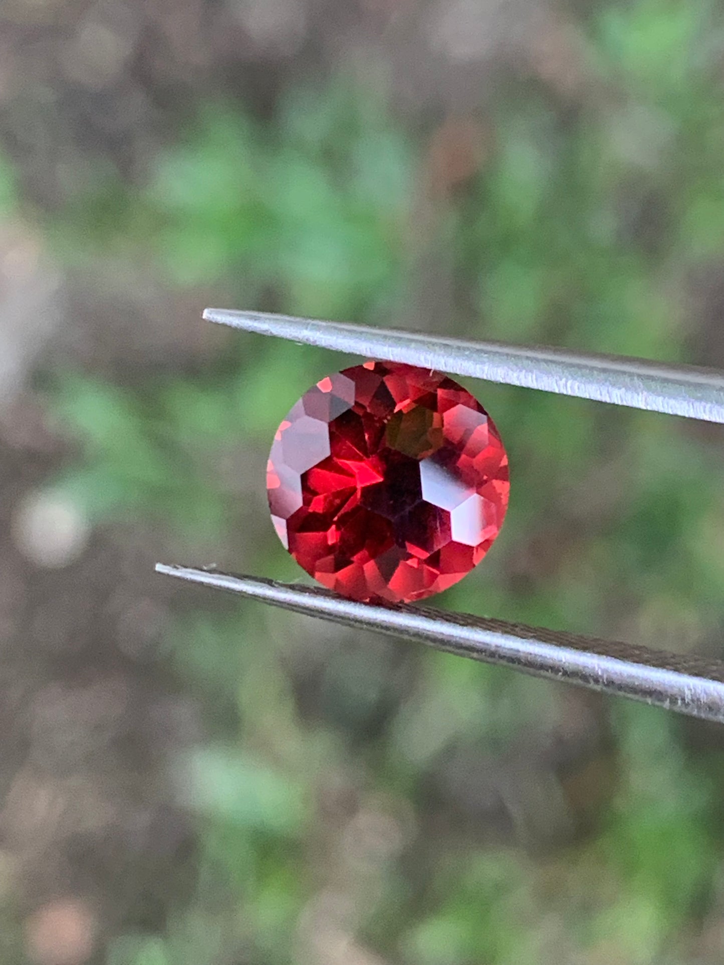 Garnet Round 7.4 mm / 2.04 Ct Fancy Football Cut Loose Gemstone For Contemporary Jewelry