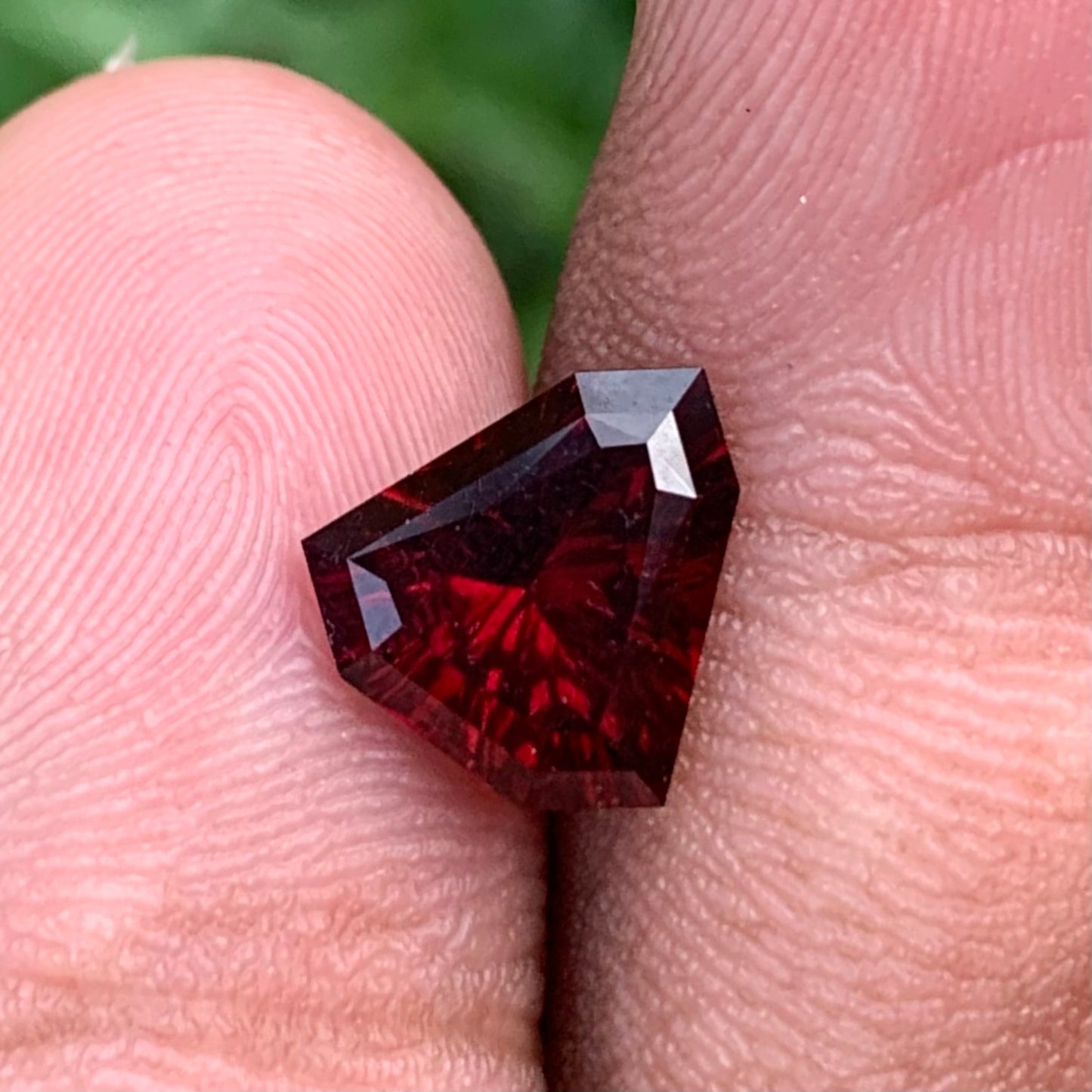 Red Garnet Fantasy / Concave Cut Fancy Shield 3.12 Ct Natural Loose Gemstone For Jewelry Making