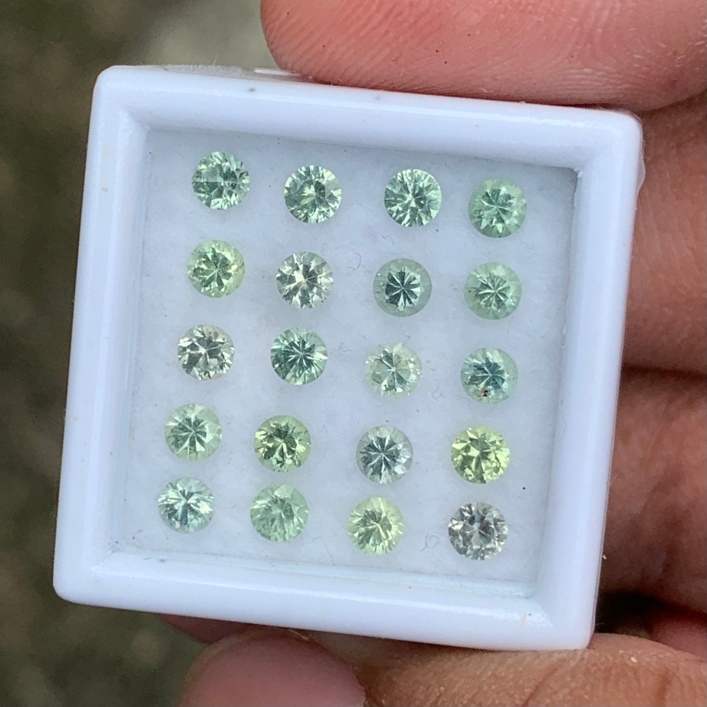 Green Sapphire 2.9 mm Rounds 2.41 Ct Loose Gemstone Parcel of 20 Stones