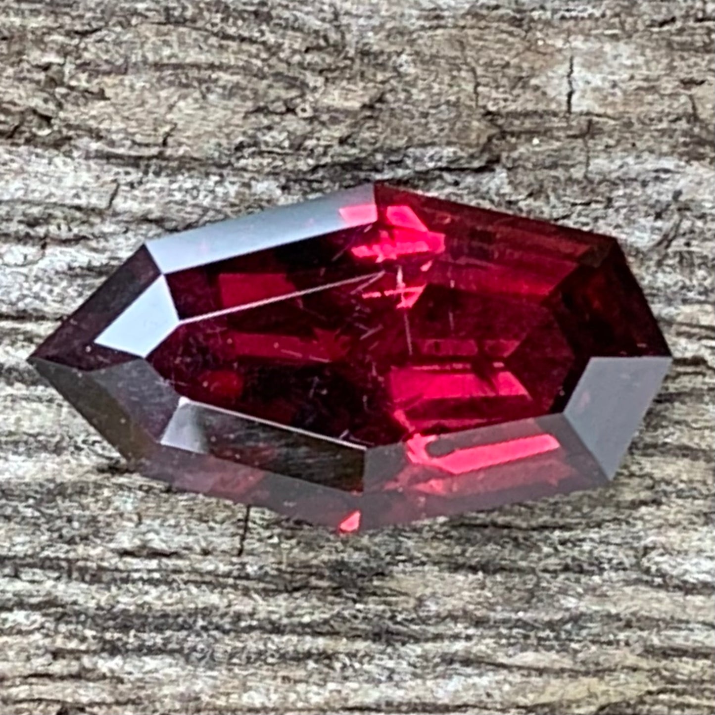 Natural Garnet Loose Stone, Geometric Cut Fancy Design Red Gemstone, for Jewelry Making 2.80 Ct Stone