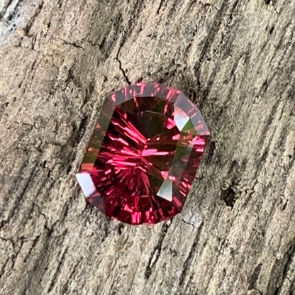 Red Garnet Fantasy Cut / Concave Cut Modified Oval 1.27 Ct Natural Loose Gemstone For Jewelry Making