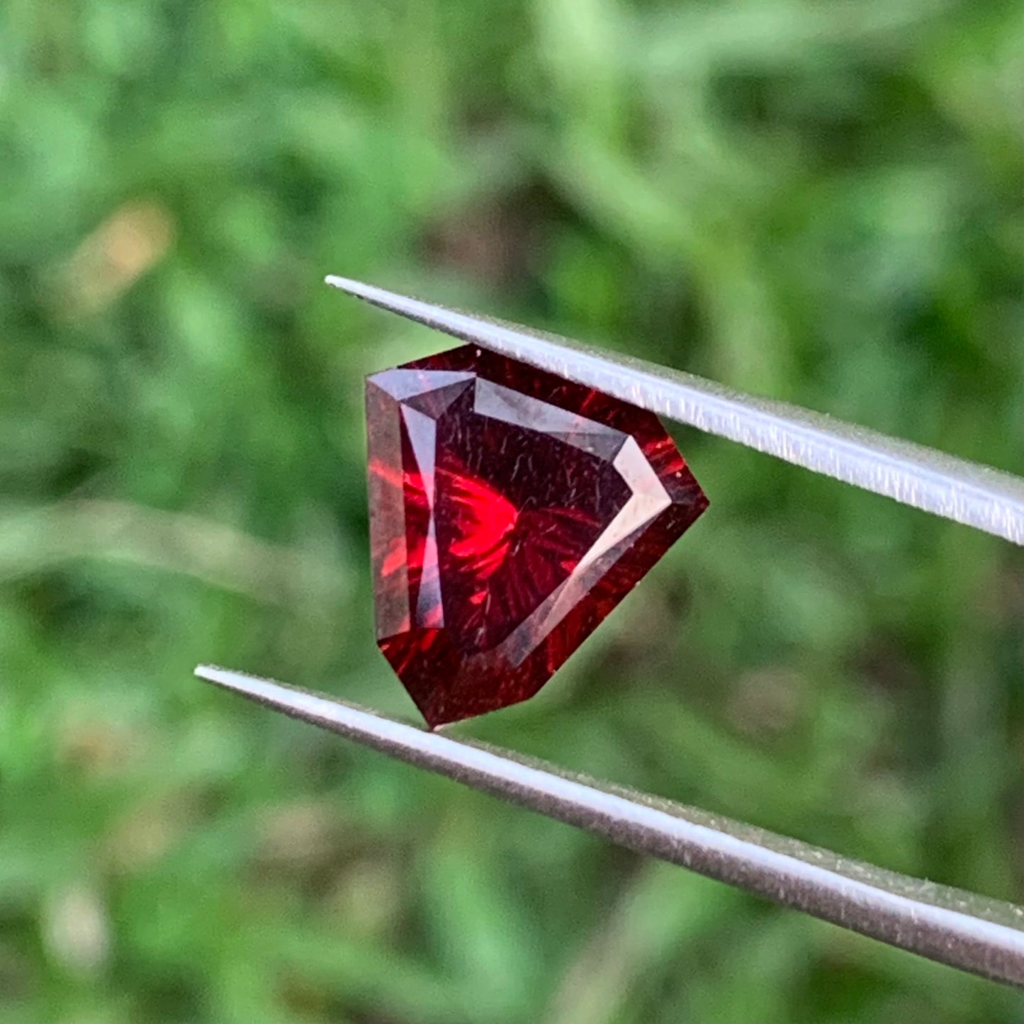 Red Garnet Fantasy / Concave Cut Fancy Shield 3.12 Ct Natural Loose Gemstone For Jewelry Making