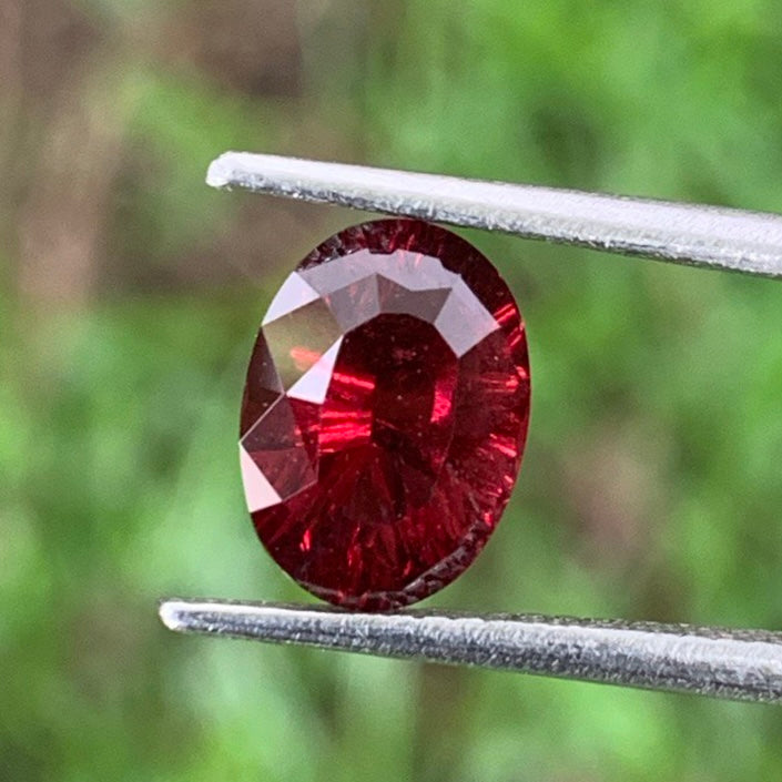 Red Garnet Fantasy Cut / Concave Cut Oval 2.21 Ct Natural Loose Gemstone For Jewelry Making